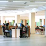 bilkent üniverstiesi kütüphanesinde ielts çalışan öğrenciler